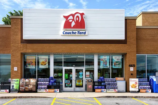 stock image Gatineau, Canada  August 21, 2024 Couche-Tard convenience store and gas station on Chem. dAylmer. Couche-Tard is a Quebec based multinational company that owns the brands Mac's in Canada , Statoil in Europe and Circle K in the US