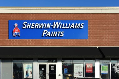 Ottawa, Kanada 7 Temmuz 2024 Sherman-Williams Boya Mağazası, Hunt Club Rd. Sherman-Williams boya ürünleri üretir, dağıtır ve satar. 16 Temmuz 1884 'te Ohio' da kurulmuş ve merkezi Cleveland 'da bulunmaktadır..