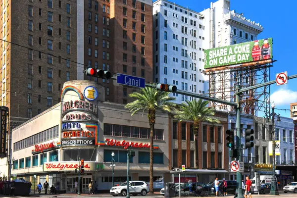 New Orleans, LA, ABD - 26 Eylül 2019: Walgreens, ABD 'deki en büyük ikinci eczane zinciri..
