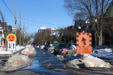 Ottawa 'ya 12 Şubat ile 16 Şubat arasında 70 santimetre kar yağdı. 26 Şubat itibarıyla pek çok kar bankası birçok caddede temizlenmek zorunda kaldı, pek çoğu tek şeride indirgendi..