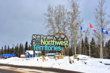 Kuzeybatı Toprakları, Kanada - 1 Nisan 2025 Alberta sınırındaki Kuzeybatı Toprakları 'na hoş geldiniz..