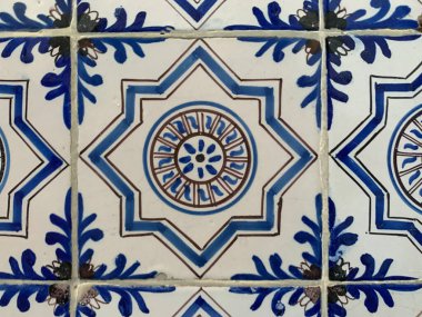 Antik Portekiz sanatsal fayansları elle boyanmış