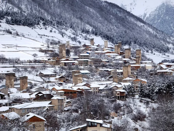 Verschneite Alte Türme Svan Türme Und Häuser Den Bergen Winter — Stockfoto