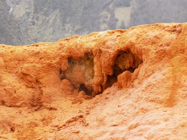 Truso Travertines. Truso Travertines Doğal Anıtı, Georgia    