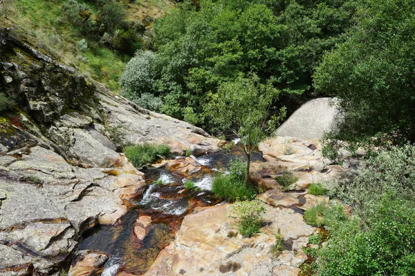 Rochas Cachoeira Rio Água Limpa Montanha — Fotografia de Stock