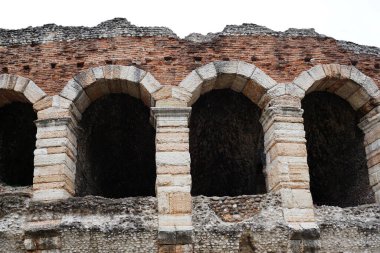 Verona, İtalya - 27 Ağustos 2023: Piazza Br 'deki Arena, Roma amfitiyatrosu