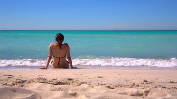 Slim Graceful Girl Sitting Beach Watching Sea Sunny — Stok Video