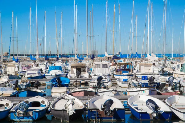 Baie Marina Avec Yachts Bateaux Voiliers Autres Navires Livourne Italie — Photo
