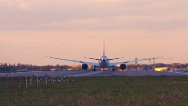 Jumbo Jet Lot Vliegtuig Dreamliner Vliegtuig Opstijgen Chopin Airport Warschau — Stockvideo