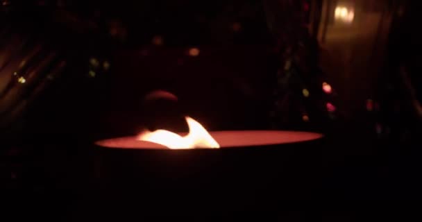Mezarlıktaki Mezar Mumları Gece Aydınlatılıyor Azizler Günü Tüm Ruhlar Bayramı — Stok video