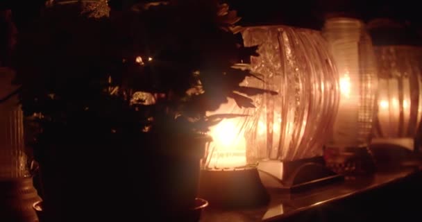 Mezarlıktaki Mum Fenerleri Gece Aydınlatılıyor Azizler Günü Tüm Ruhlar Bayramı — Stok video