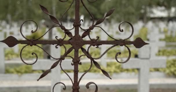 Blízko Hřbitova Bílý Mramorový Náhrobek Vojenském Hřbitově Varšavě Koncept Smrti — Stock video