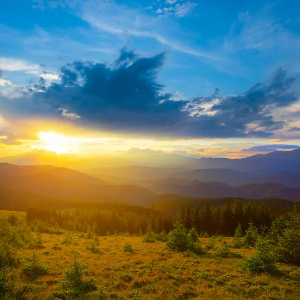 Горная Долина Свете Вечернего Солнца Природная Горная Долина Заката — стоковое фото