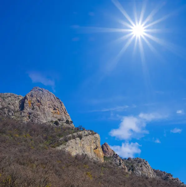Monte Inclinação Luz Sol Brilhante — Fotografia de Stock