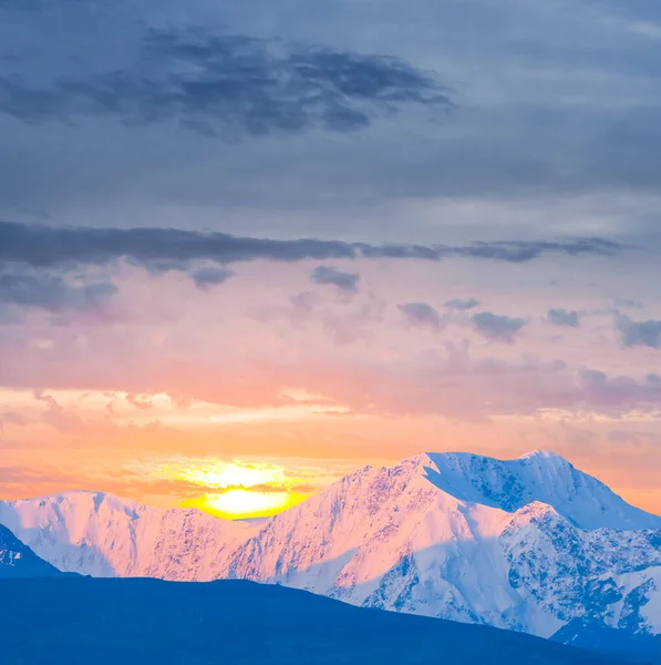 Snowbound Mountain Chain Sunrise Early Morning Mountain Scene — Stock Photo, Image