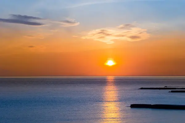 Спокойная Морская Бухта Ранним Утром — стоковое фото