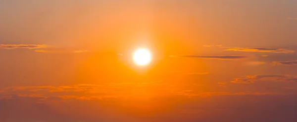 Akşam Güneşli Arka Plan Kırmızı Dramatik Günbatımı Sahnesi — Stok fotoğraf