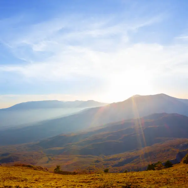 Valle Montaña Niebla Azul Atardecer Fotos De Stock Sin Royalties Gratis