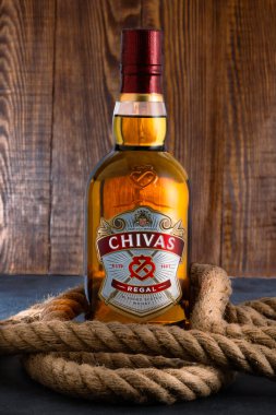  Chivas Regal viski şişesi 12 yıl