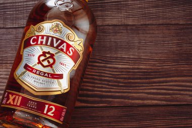  Chivas Regal viski şişesi 12 yıl