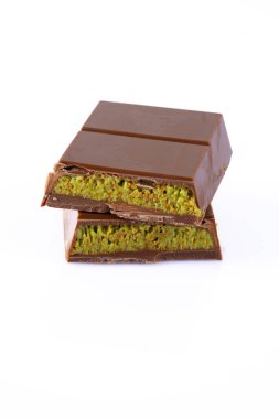 Şam fıstıklı kunafa ile dolu çikolata. Dubai çikolatası