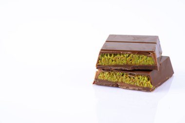 Şam fıstıklı kunafa ile dolu çikolata. Dubai çikolatası