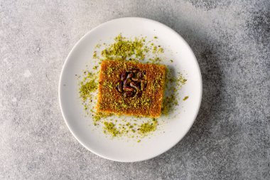  Geleneksel Türk tatlı kadaif şam fıstıklı