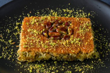  Geleneksel Türk tatlı kadaif şam fıstıklı