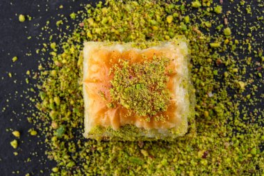 Antep fıstıklı geleneksel Türk tatlı baklavası