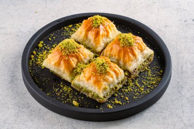 Antep fıstıklı geleneksel Türk tatlı baklavası