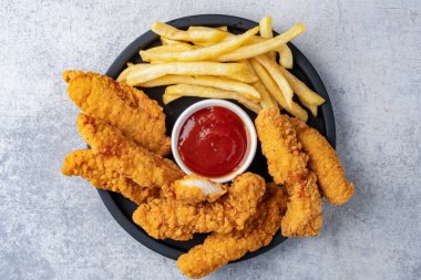  Tavuk kanatları. Kızarmış tavuk göğsü.