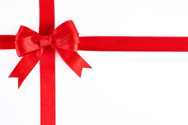 kırmızı kurdele ve beyaz arka plan üzerinde yay