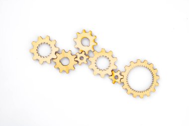 Beyaz arka planda ahşap dişliler 