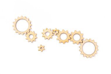 Beyaz arka planda ahşap dişliler 