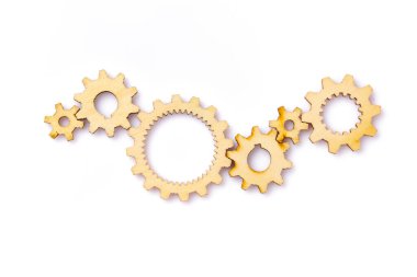 Beyaz arka planda ahşap dişliler 