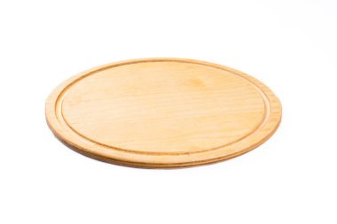 Beyaz arka planda boş pizza tabağı