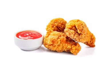 Lezzetli ve kızarmış tavuk budu beyaz arka planda.