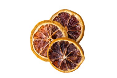 Beyaz arka planda kurumuş kanlı portakal dilimleri..