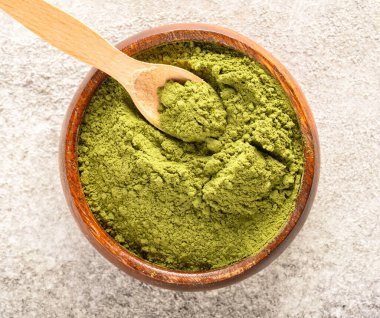 Kına, buğday çimi ya da eski arkaplanda kibrit tozu