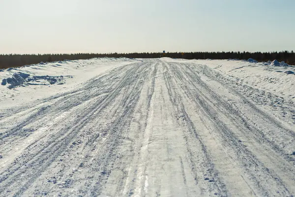 Śliska Zimowa Droga Tundrze — Zdjęcie stockowe