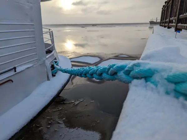 Artic Winter Port Ship Ropes Högkvalitativt Foto — Stockfoto