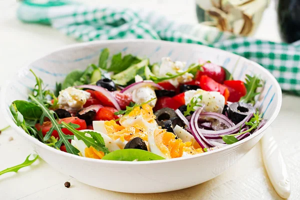 Frühstück Griechischer Salat Und Gekochte Eier Frischer Gemüsesalat Mit Tomaten — Stockfoto