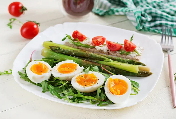 Green Asparagus Boiled Eggs Sandwich Cream Cheese White Plate — Stock Photo, Image