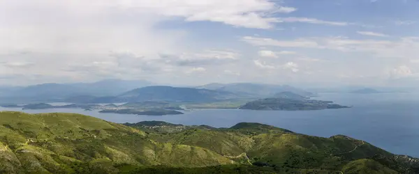 Panorama Des Côtes Grecques Albanaises Depuis Mont Pantokrator Sur Île Images De Stock Libres De Droits