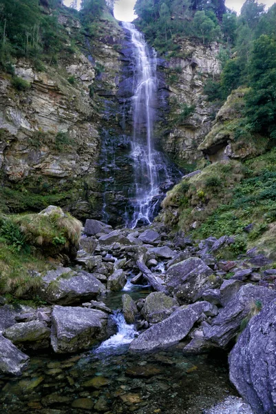 Водопад Фрода Сононьо Швейцария — стоковое фото