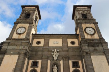 Camaldoli, Arezzo, İtalya 'daki kutsal inziva yerinin cephesi.