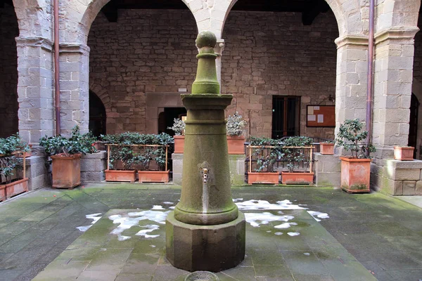 Der Brunnen Innenhof Kloster Camaldoli Arezzo Italien — Stockfoto