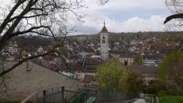 Panning Nad Słynnym Zabytkiem Munot Szwajcarskim Miastem Schaffhausen — Wideo stockowe
