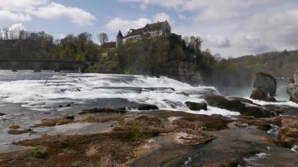 瑞士莱因法尔河沿岸的Schloss Laufen建筑 — 图库视频影像
