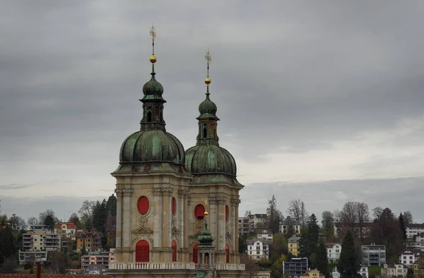 这座瑞士城市是圣加伦州的首府 是圣加伦大教堂 — 图库照片